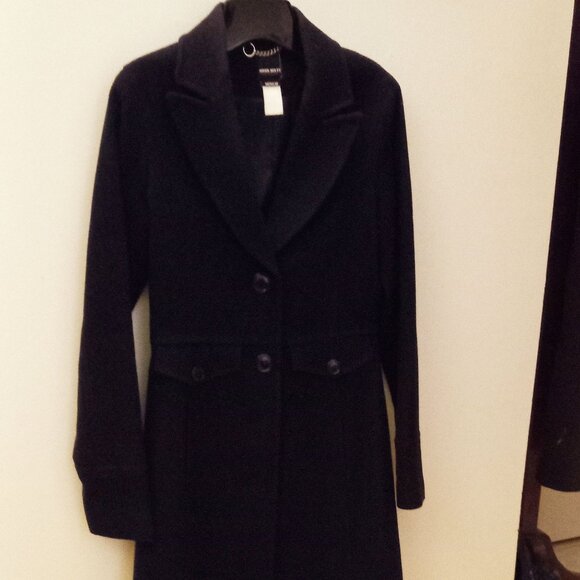 BLACK COAT MEDIUM - Picture 3 of 4